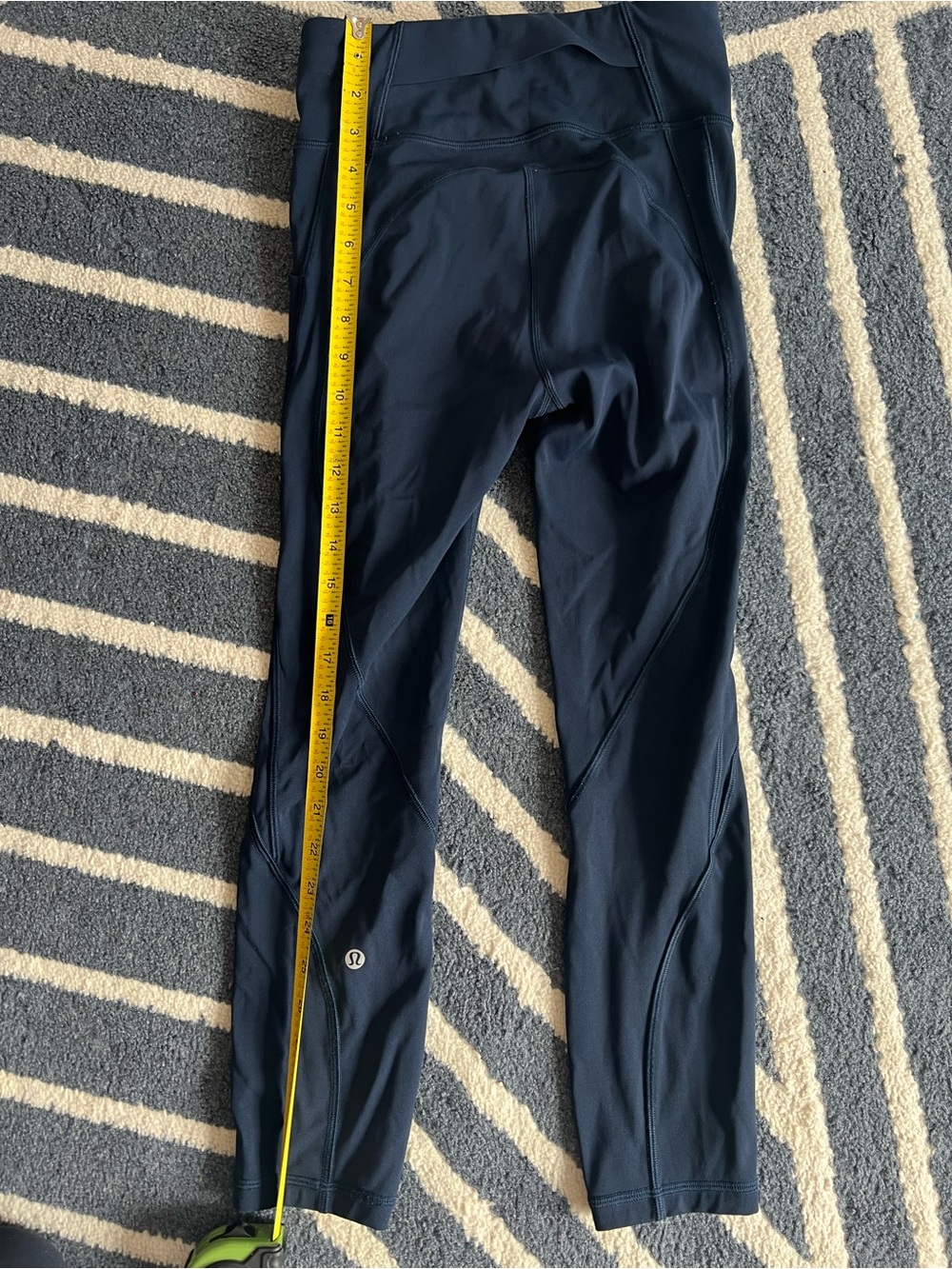 Lululemon Navy cropped Athletic Leggings